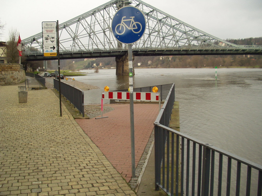 Elberadweg-Dresden.JPG